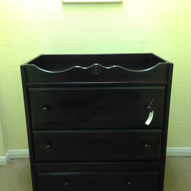 Changing Table/Dresser Combo, Retails @ Cullen's for $500, Our Price Is $150! #225 #batonrouge #batonrougeresale